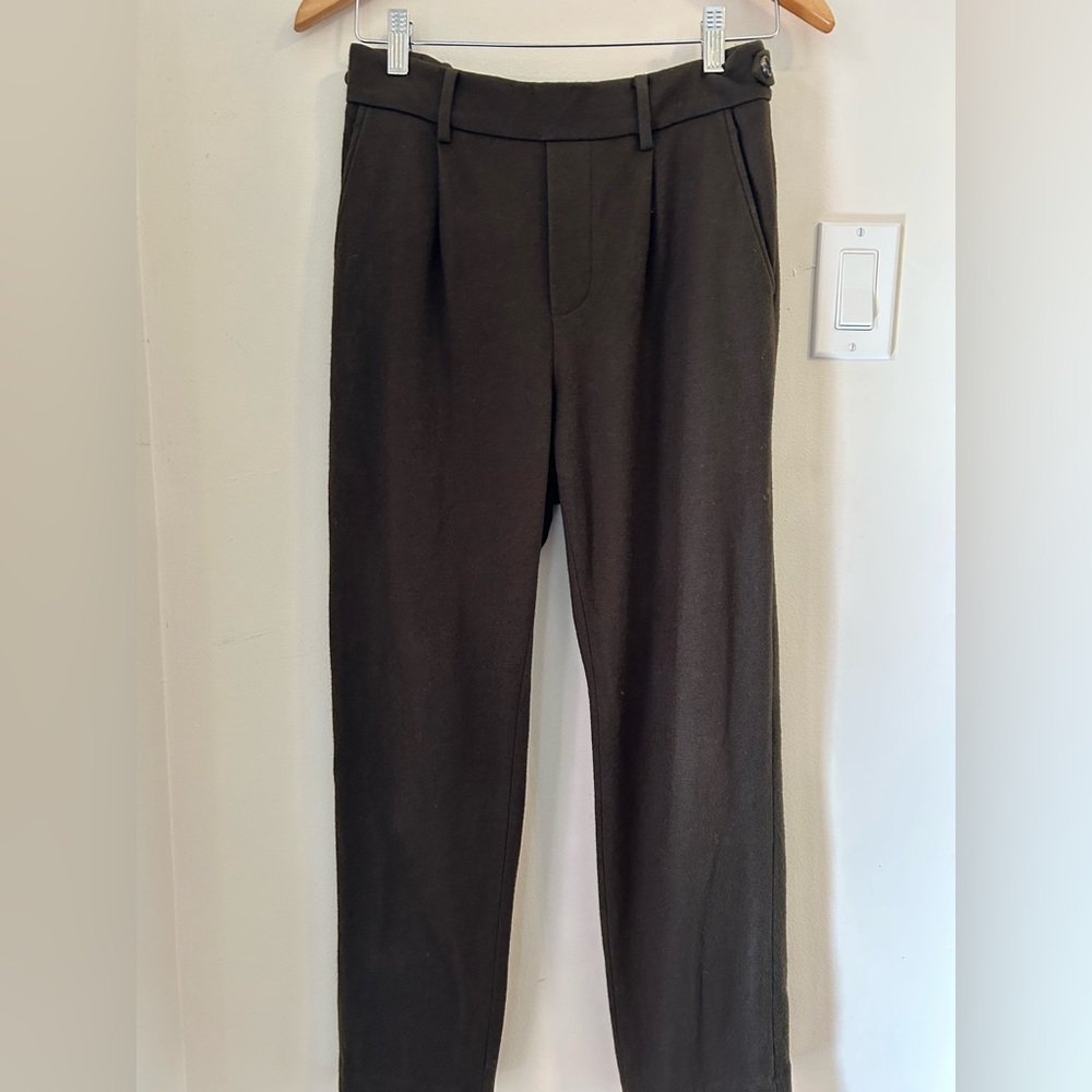 Vince Brown Trousers with Tailored Fit and Pleats